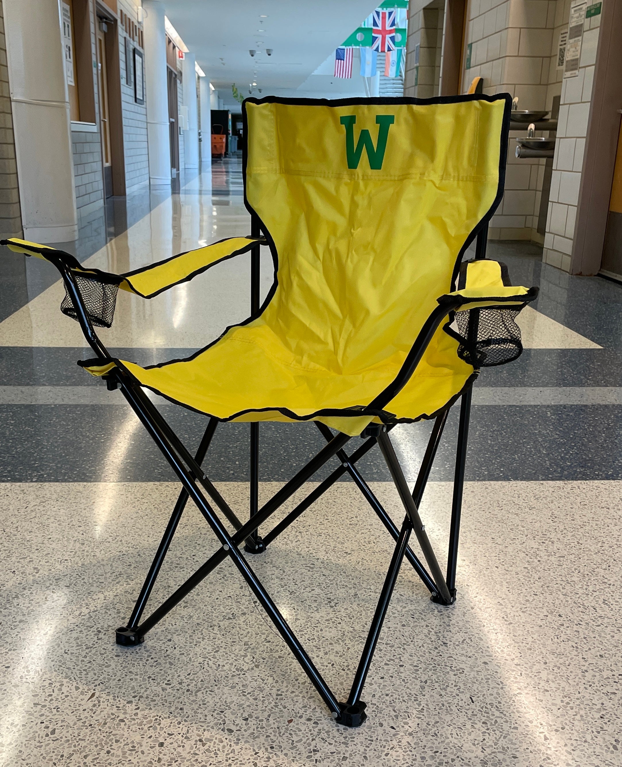 Yellow lawn chair cheap